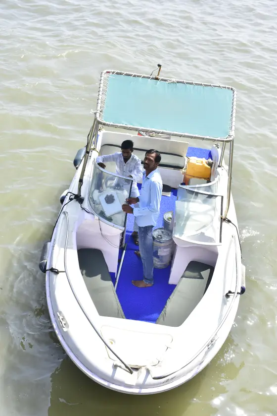 Baam Motor Boat on charter in Mumbai