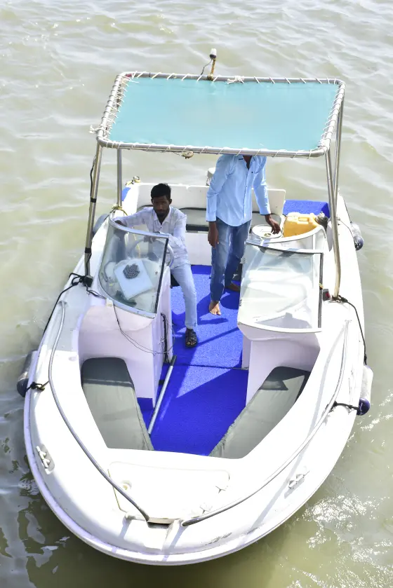 Baam Motor Boat on charter in Mumbai