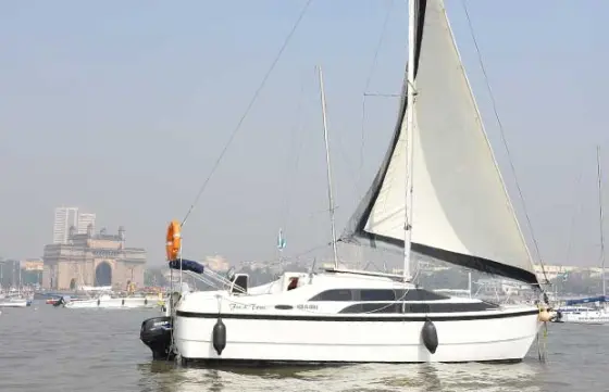 Macgregor 26 on charter in Mumbai